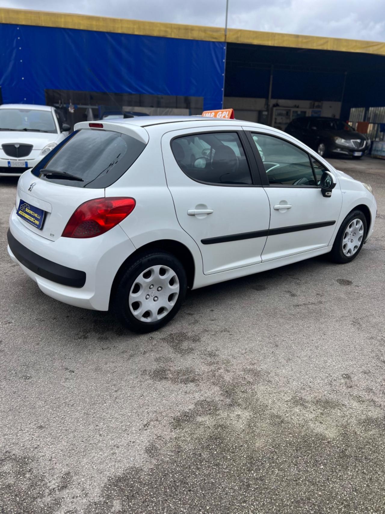 Peugeot 207 1.4 8V 75CV 5p. Energie Sport ECO GPL