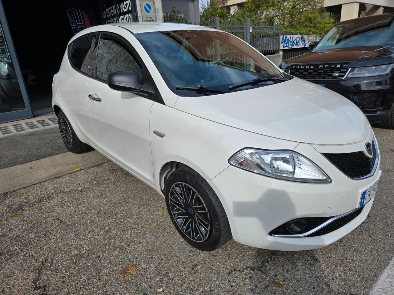 Lancia Ypsilon 1.2 69 CV 5 porte GPL Ecochic Platinum