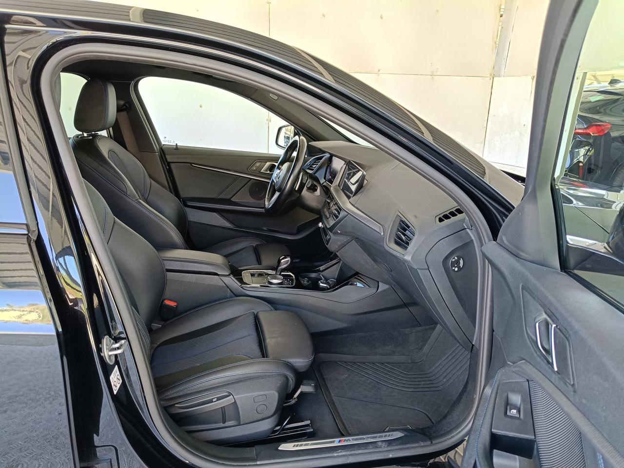 BMW Serie 1 F40 - 118d Msport auto