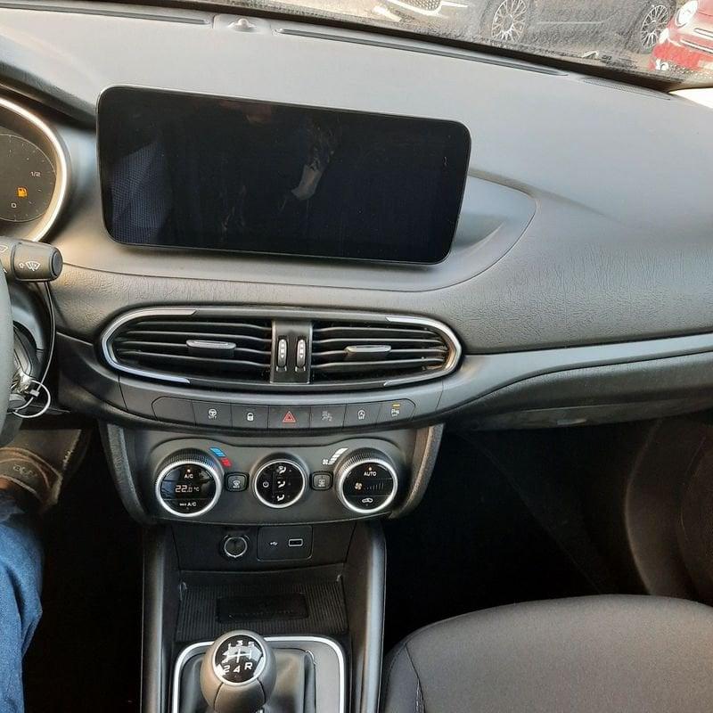 FIAT Tipo 1.0 SW Cross