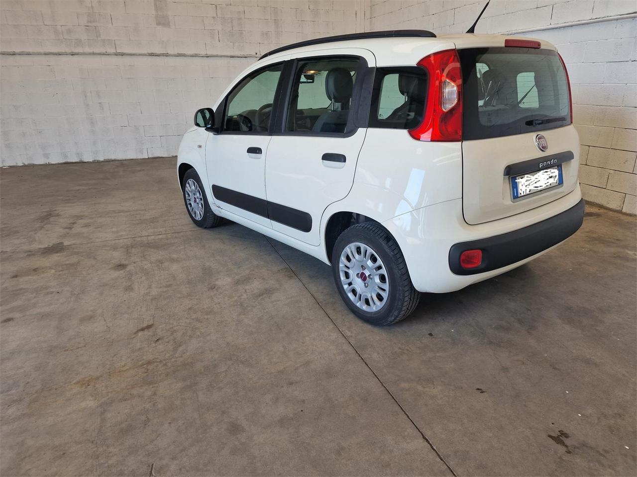 FIAT Panda Panda 1.2, noleggio chilometri illimitati senza carta di credito