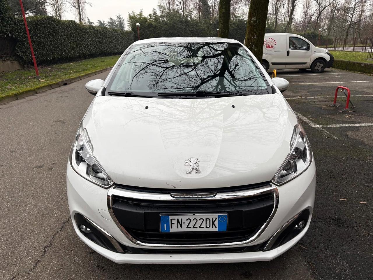 Peugeot 208 PureTech 82 5 porte Allure