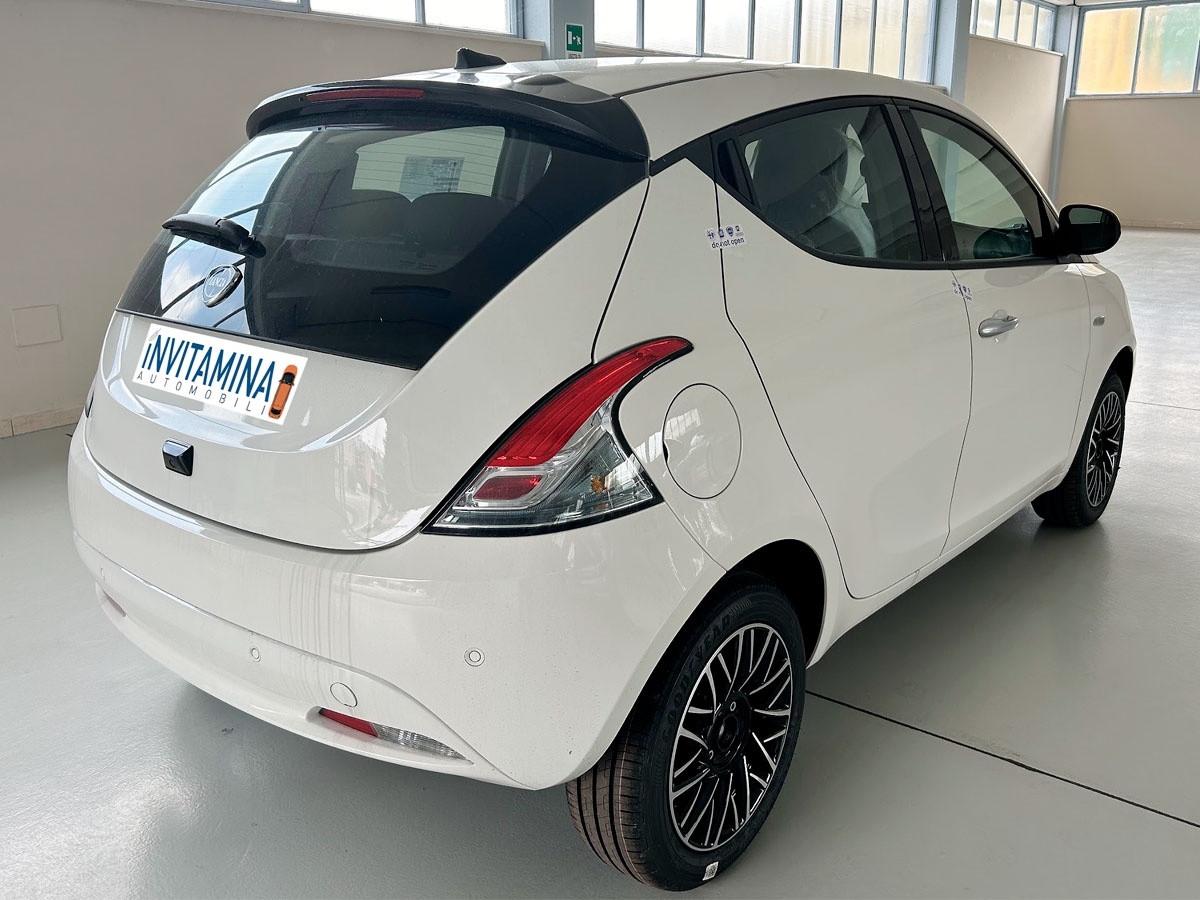 Lancia Ypsilon 1.0 FireFly 5 porte S&S Hybrid Platino