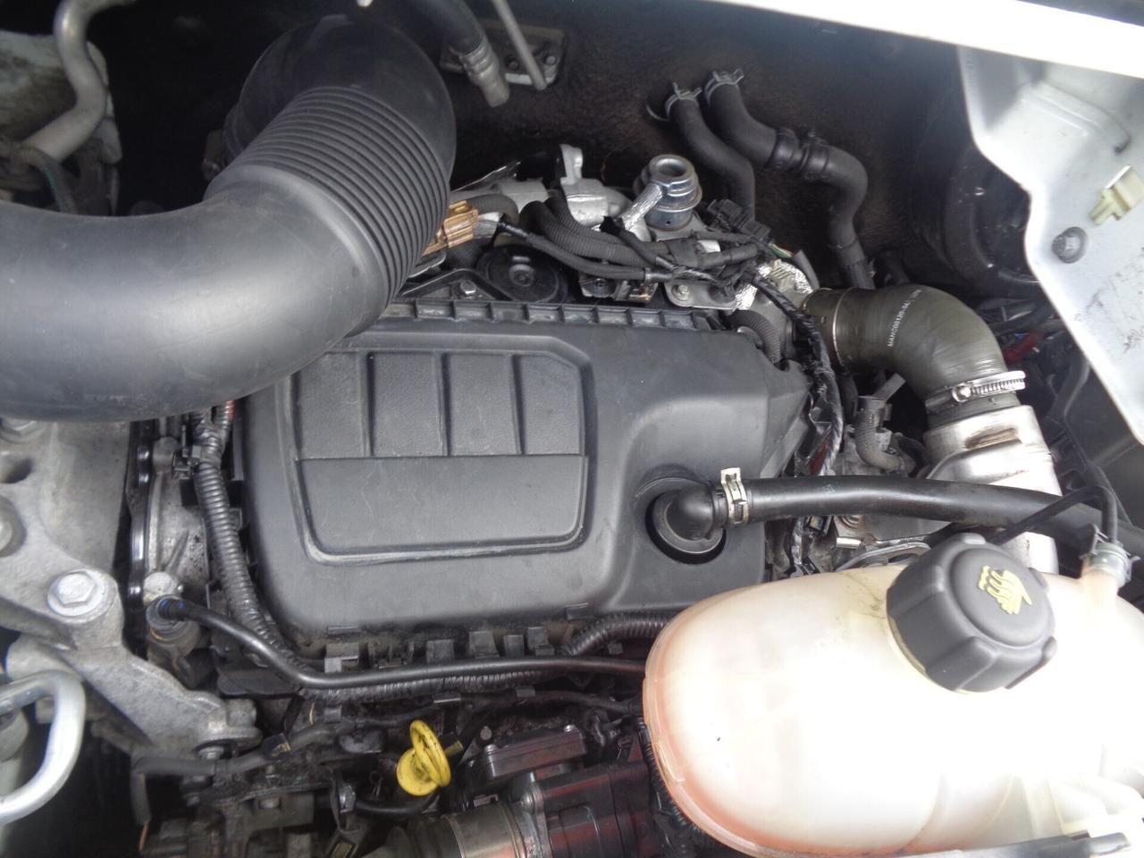 Vivaro 1.6 BiTurbo friziobne e volano km0 garz 12