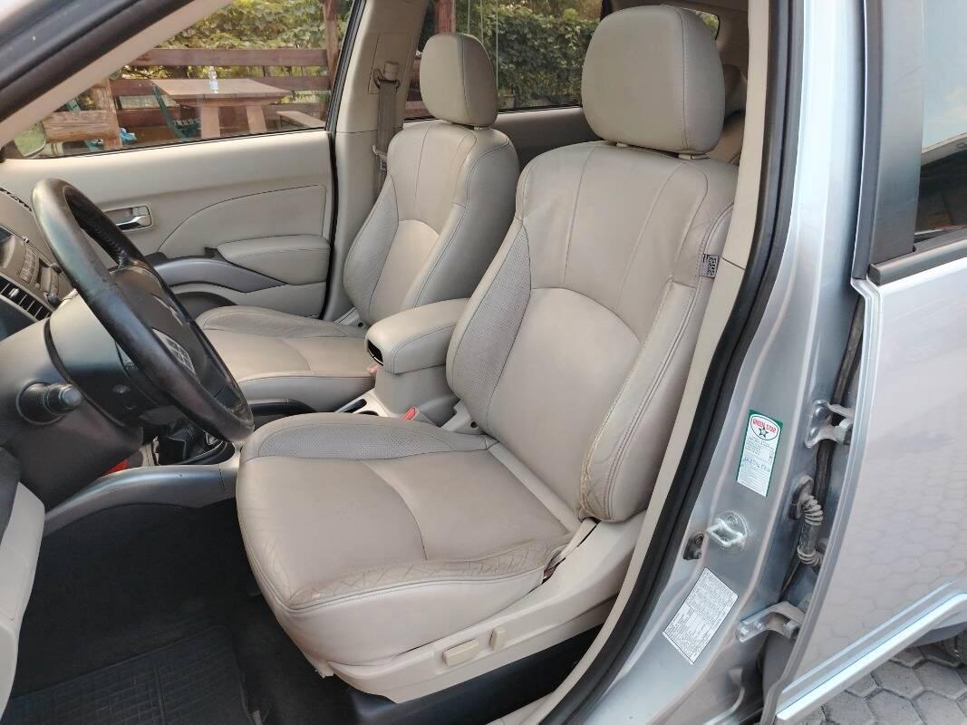 Mitsubishi Outlander II 2007 2.0 di-d Instyle 7p.ti dpf