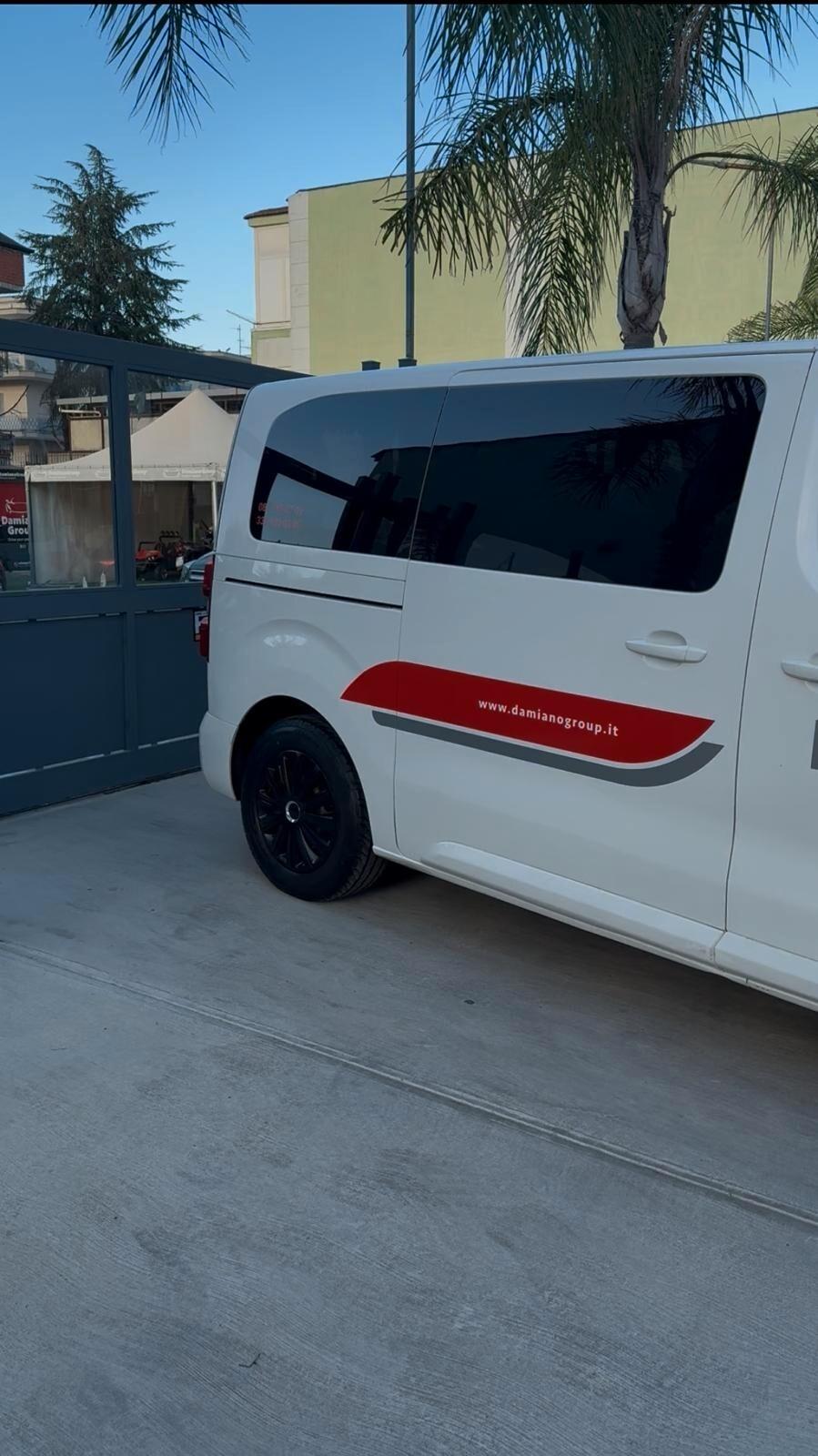 Peugeot Traveller 9 POSTI