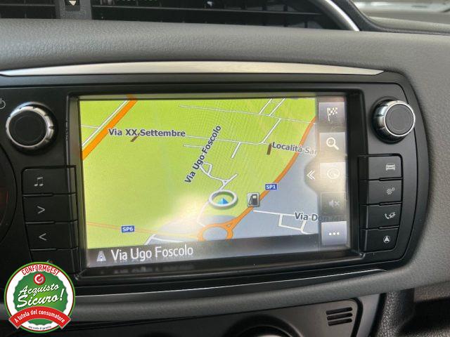 TOYOTA Yaris 1.3 5 porte Lounge - PER NEOPATENTATO -