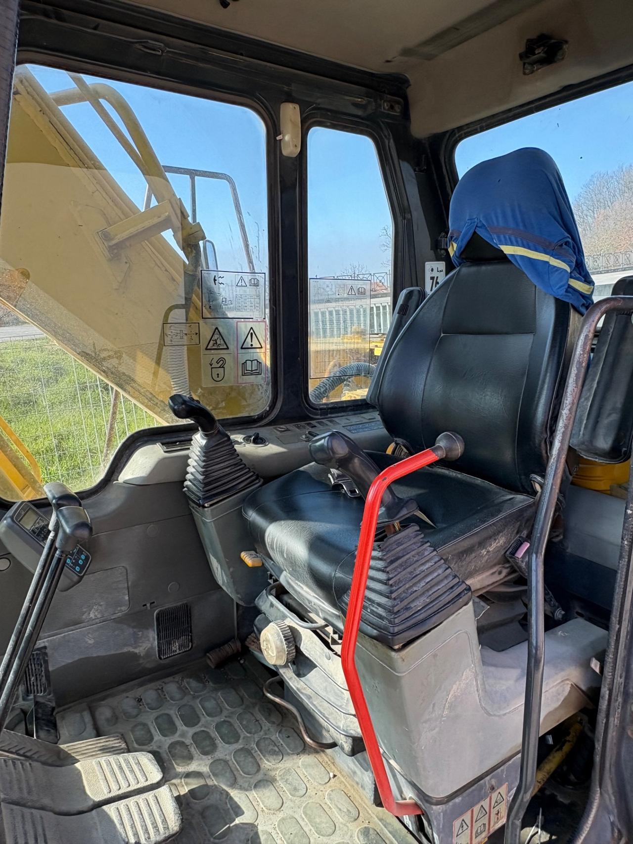 Escavatore Komatsu PC160