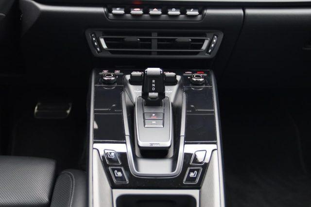 PORSCHE 911 992 Carrera 4 GTS Orange Lava