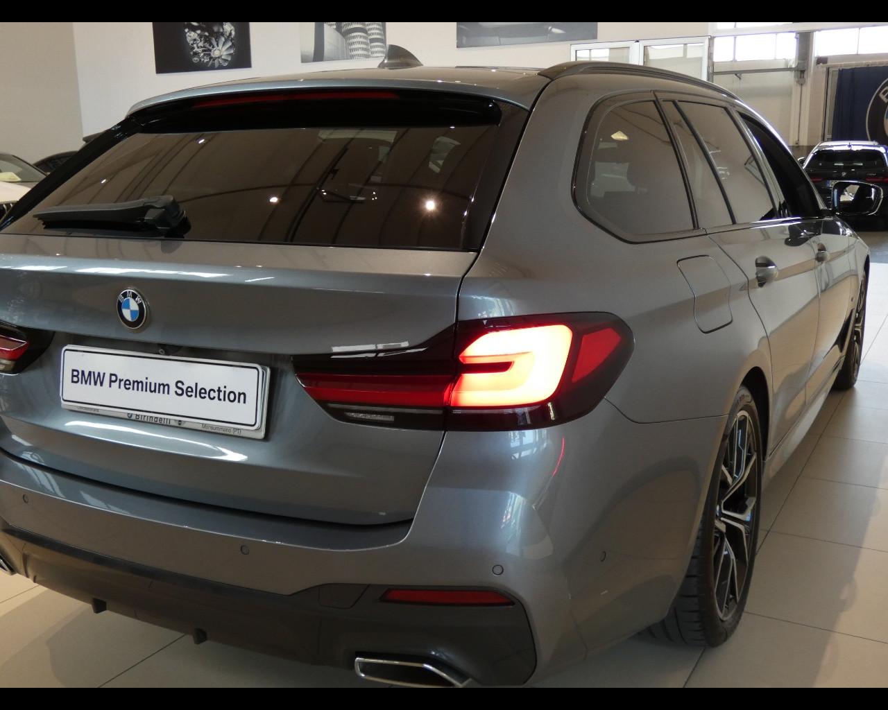 BMW Serie 5(G30/31/F90) - 520d 48V xDrive Touring Msport