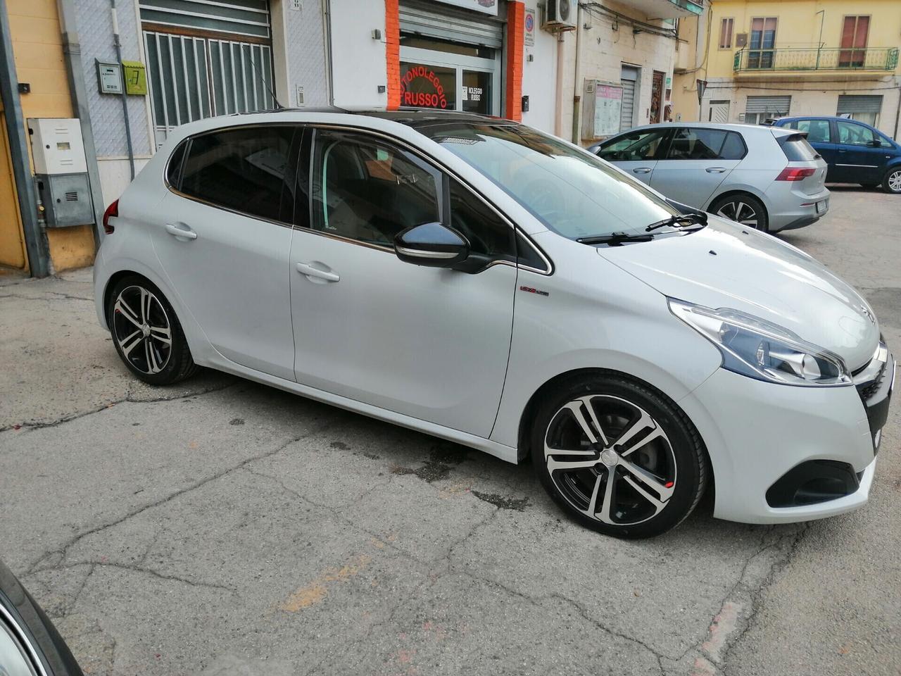 Peugeot 208 HDi 100 CV 5 porte GT LINE*PARI AL NUOVO