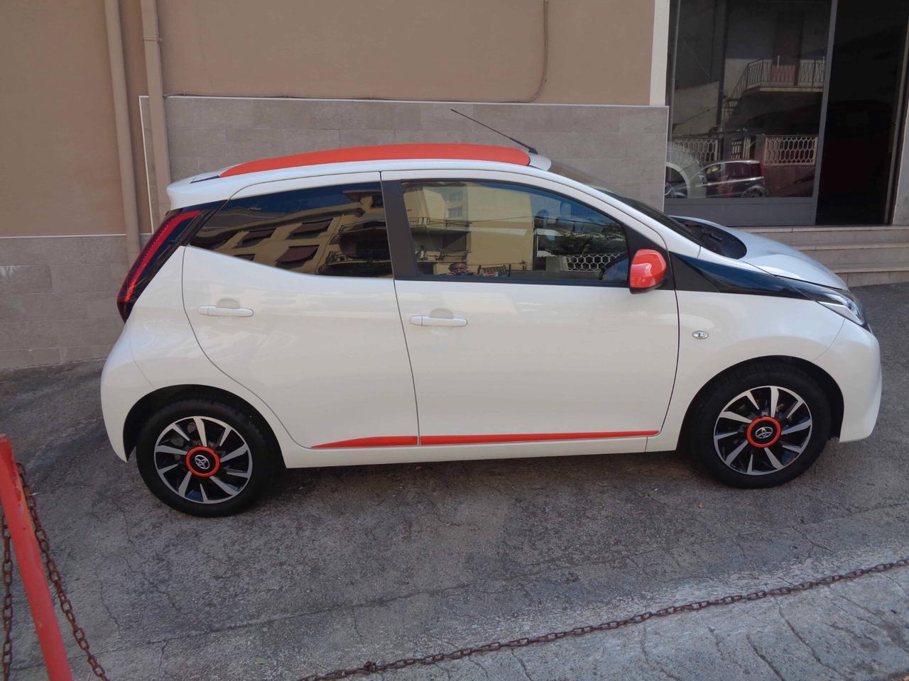 Toyota Aygo Connect 1.0 VVT-i 72 CV x-wave (Finanziabile)