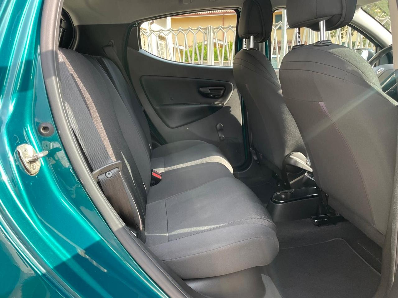 Lancia Ypsilon 1.0 FireFly 5 porte S&S Hybrid Ecochic