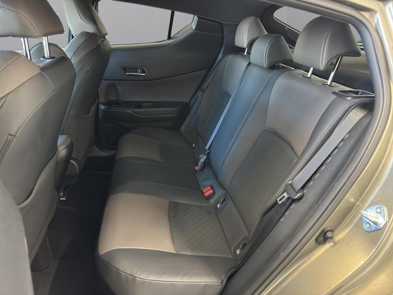 Toyota C-HR 2.0h Lounge e-cvt