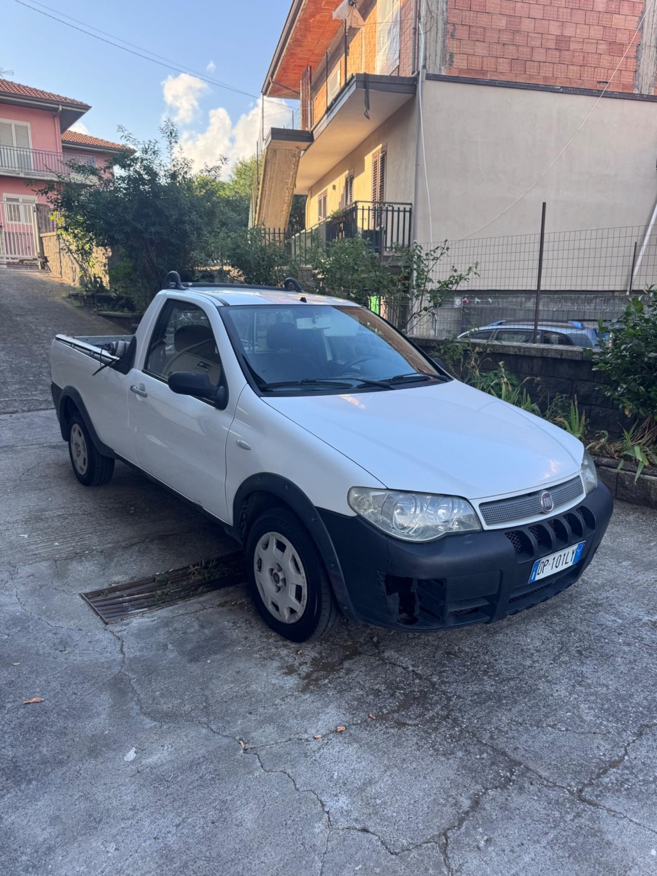 Fiat Strada 1.3 MJT Pick-up Cabina Lunga un solo proprietario n1 autocarro