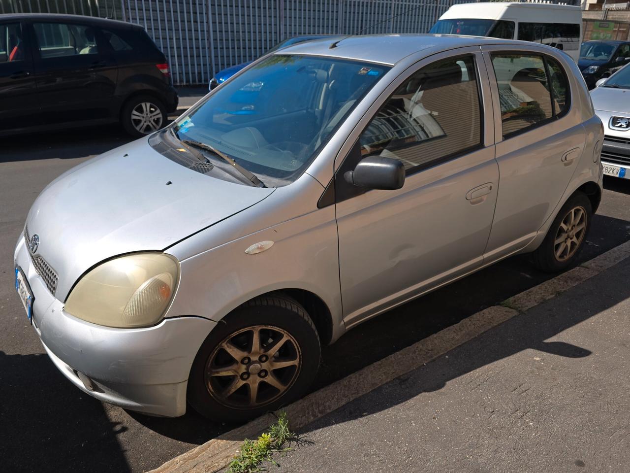 Toyota Yaris NEOPATENTATI