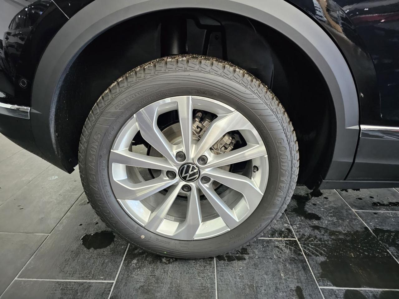 Volkswagen T-Roc Style C.17" Tetto Apribile Led Navi PDC Camera TDI