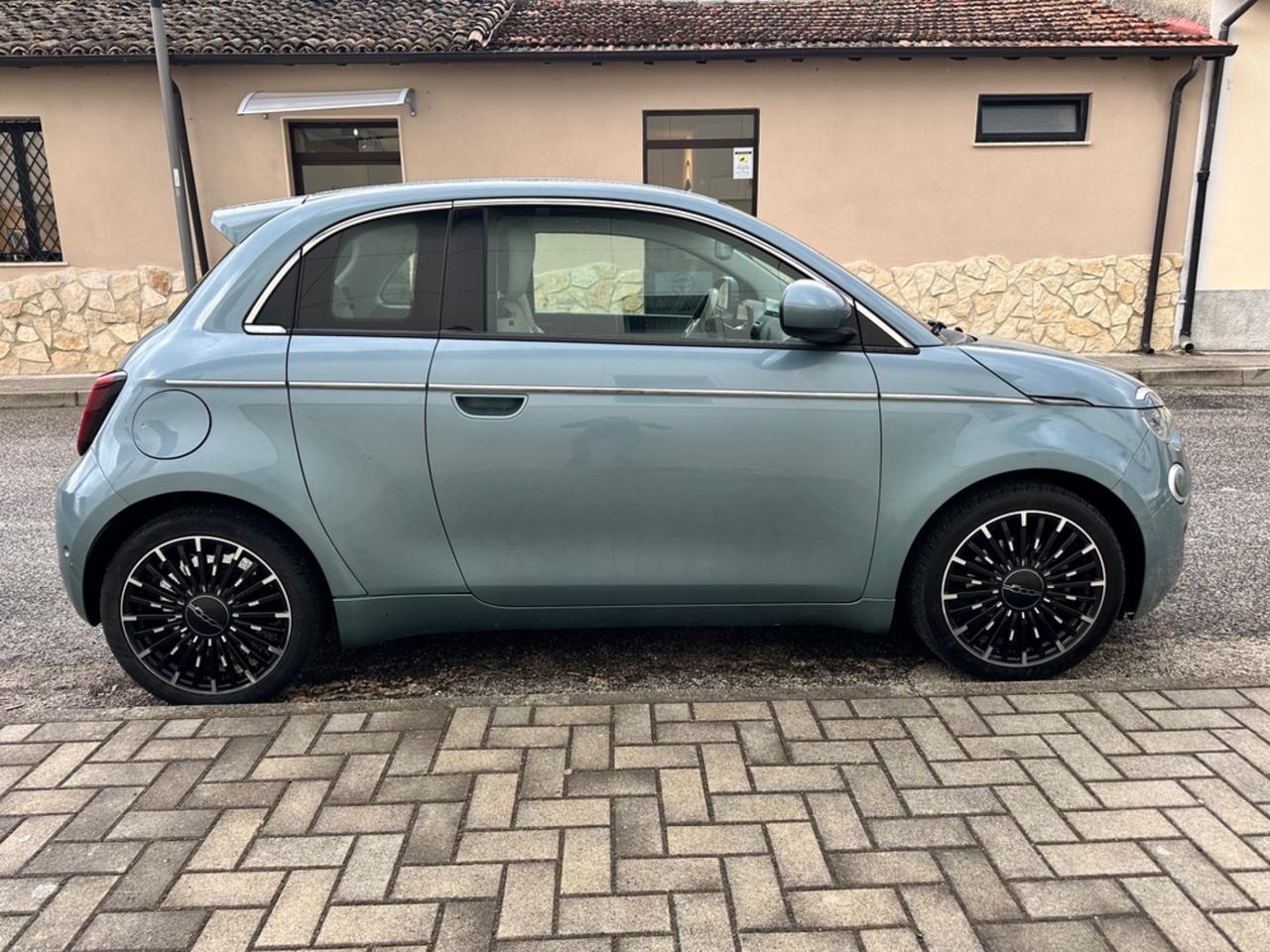 Fiat 500 500e 3+1 42 kWh La Prima