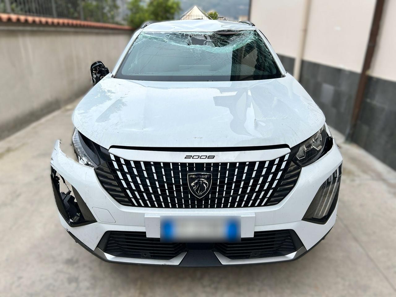 PEUGEOT 2008 1.2 Benzina 100CV - 2023 Incidentata