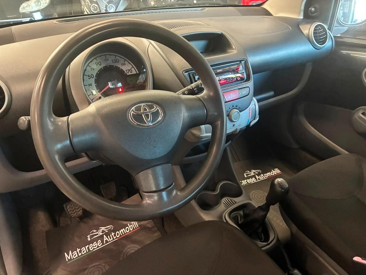 Toyota Aygo 1.0 12V VVT-i 5 porte Sol