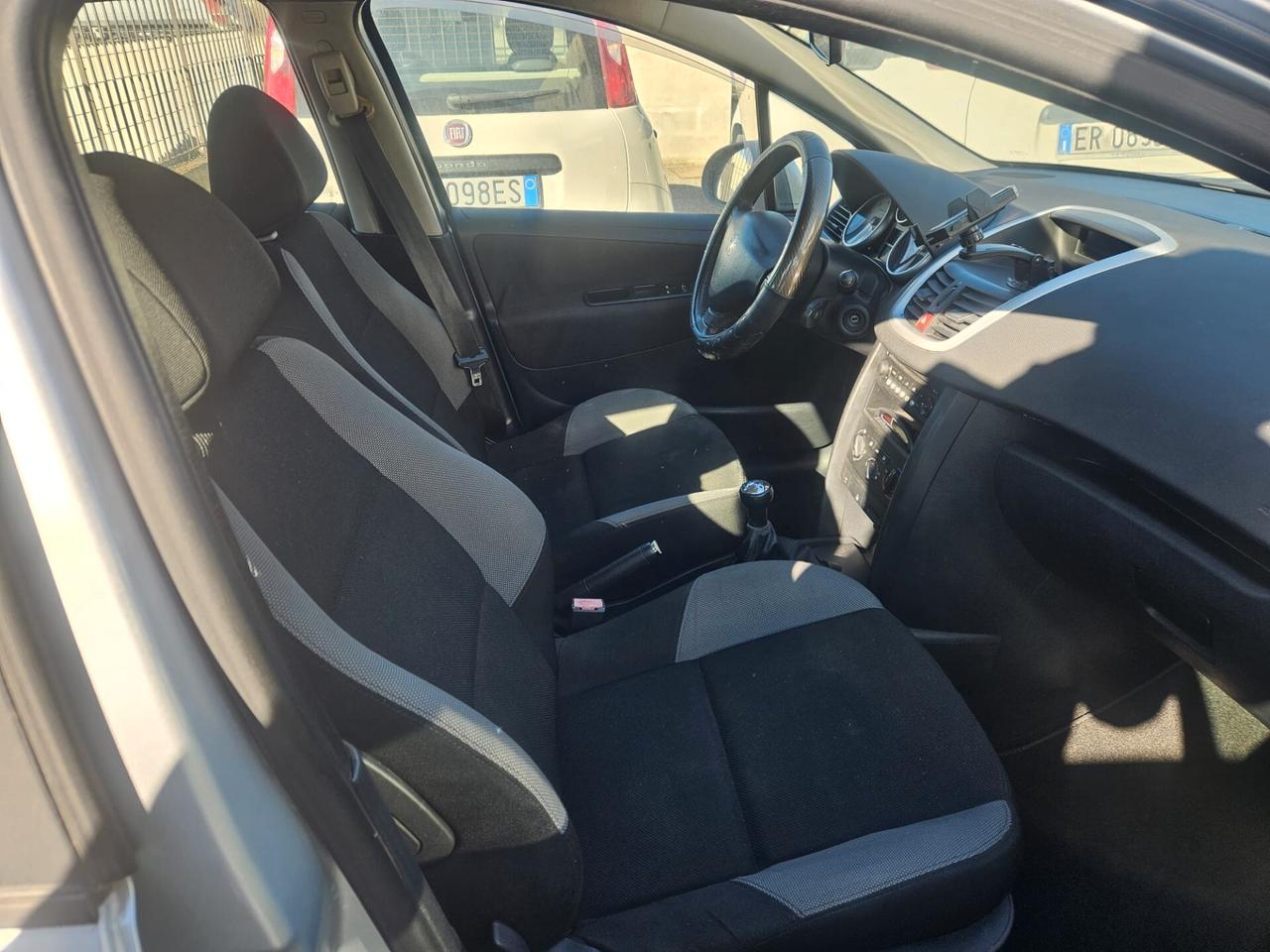 Peugeot 207 1.4 HDi 70CV 5p. XS