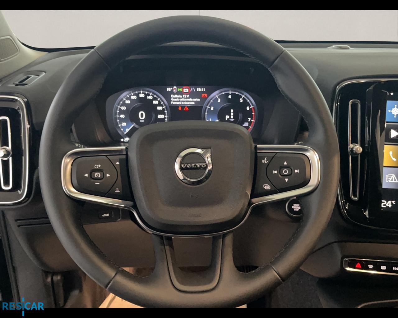 VOLVO XC40 - INSCRIPTION B4 197HP 7 DCT Km/0