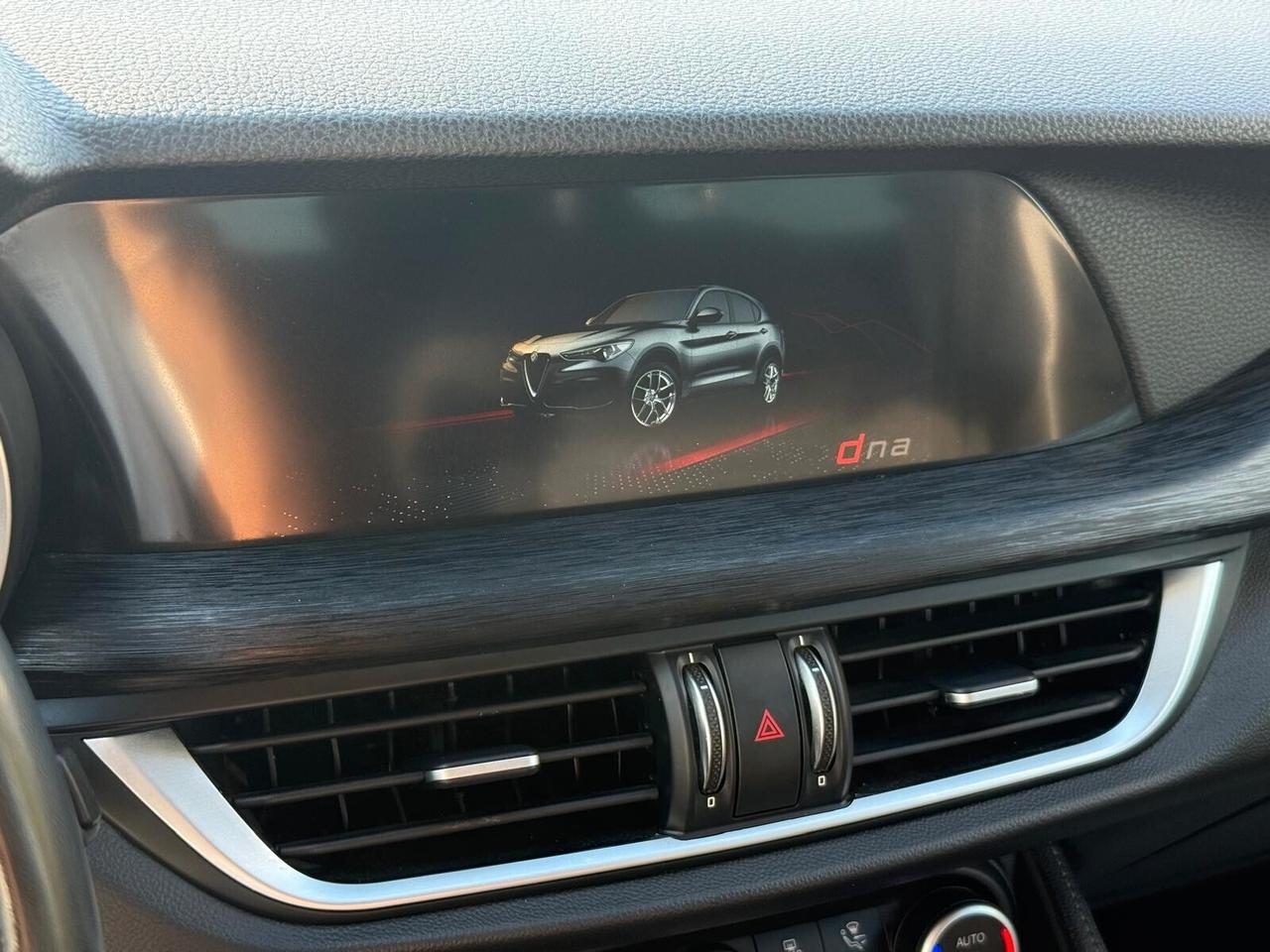 Alfa Stelvio 2.2 160 CV AT8 RWD Super + Palette