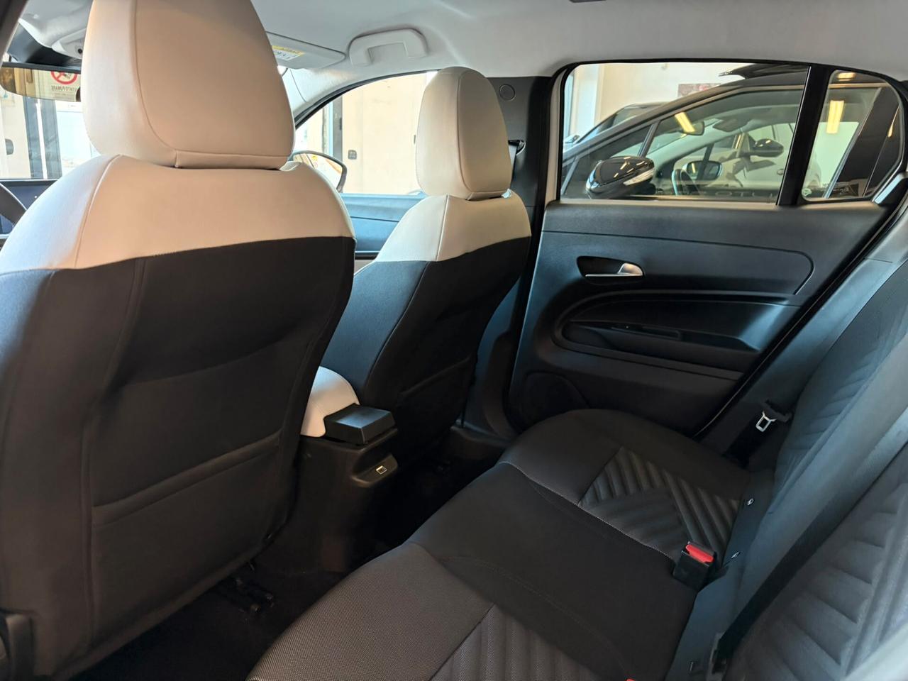 Fiat 600 Hybrid 145 CV DCT MHEV La Prima