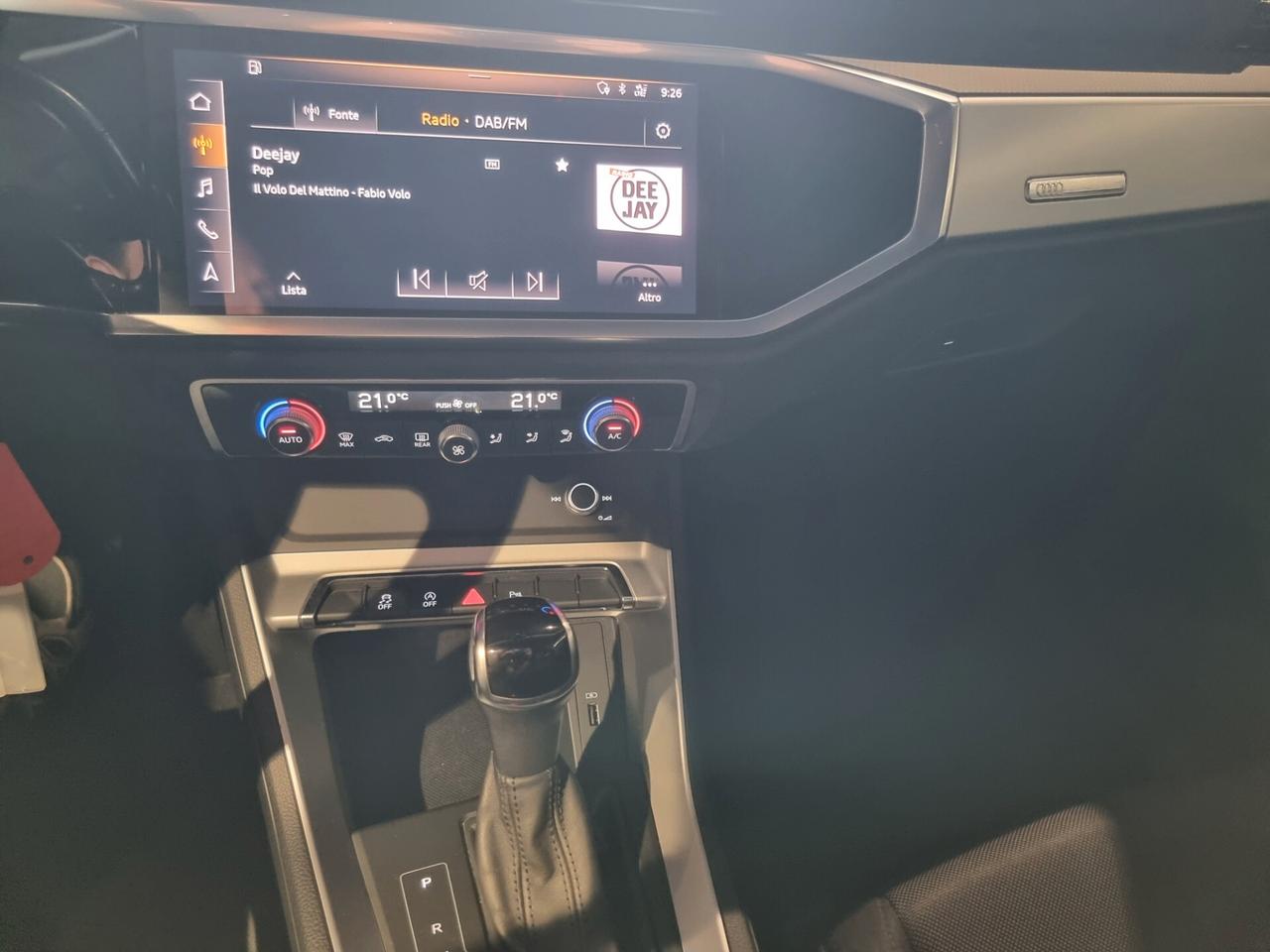AUDI Q3 35 TDI S tronic Business • Virtual Cockpit • LED • Navi • Euro 6