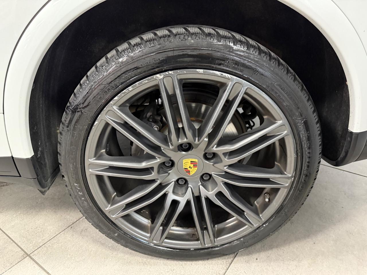 Porsche Cayenne 3.0 Diesel Platinum Edition 262CV