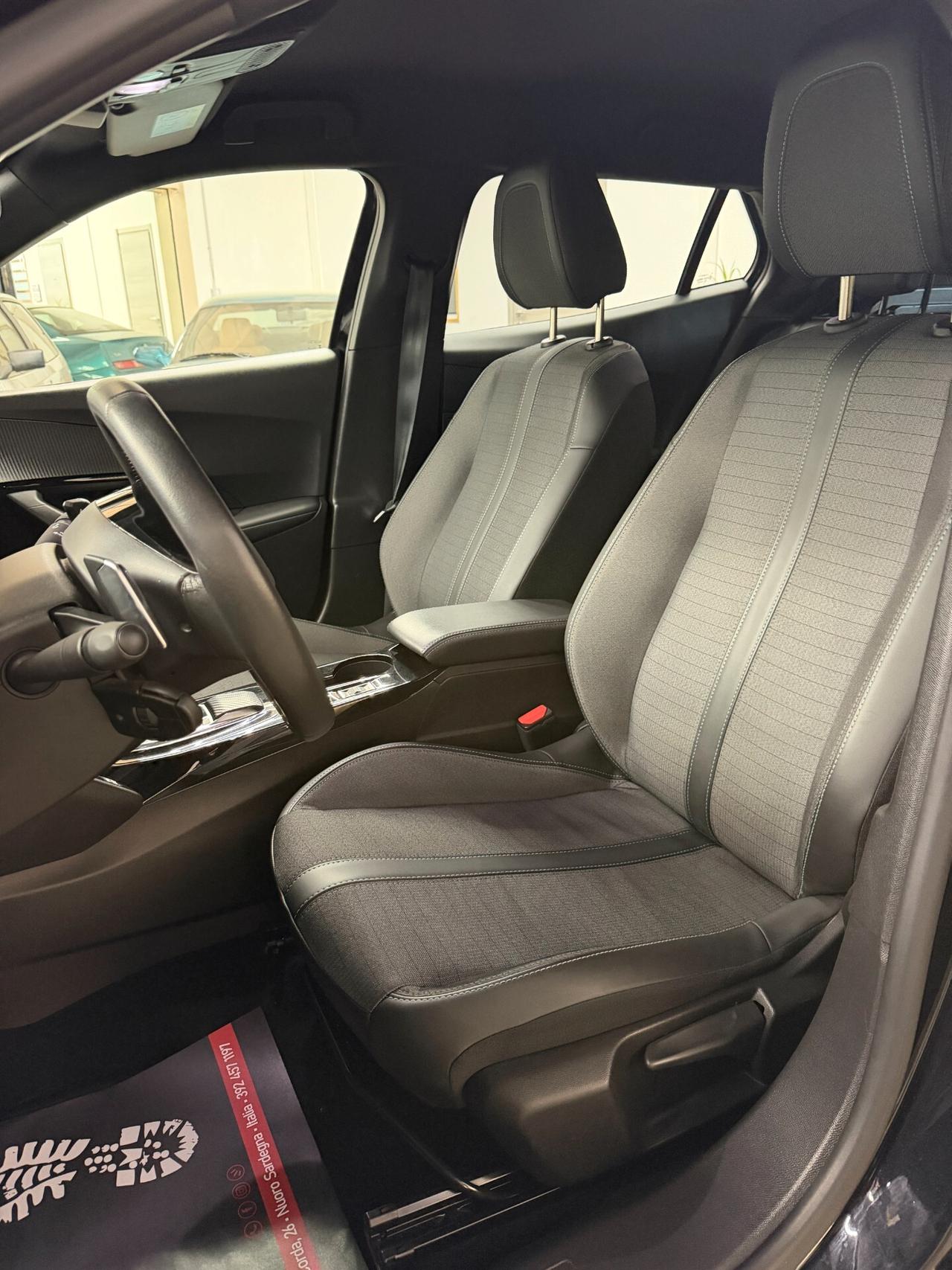 Peugeot 2008 PureTech 130 S&S EAT8 Allure