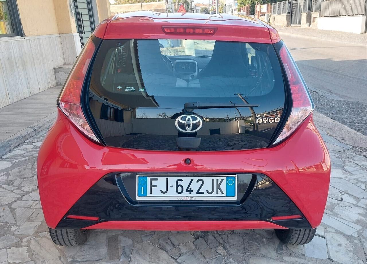 Toyota Aygo 1.0 VVT-i 69 CV 5 porte x-business 2017