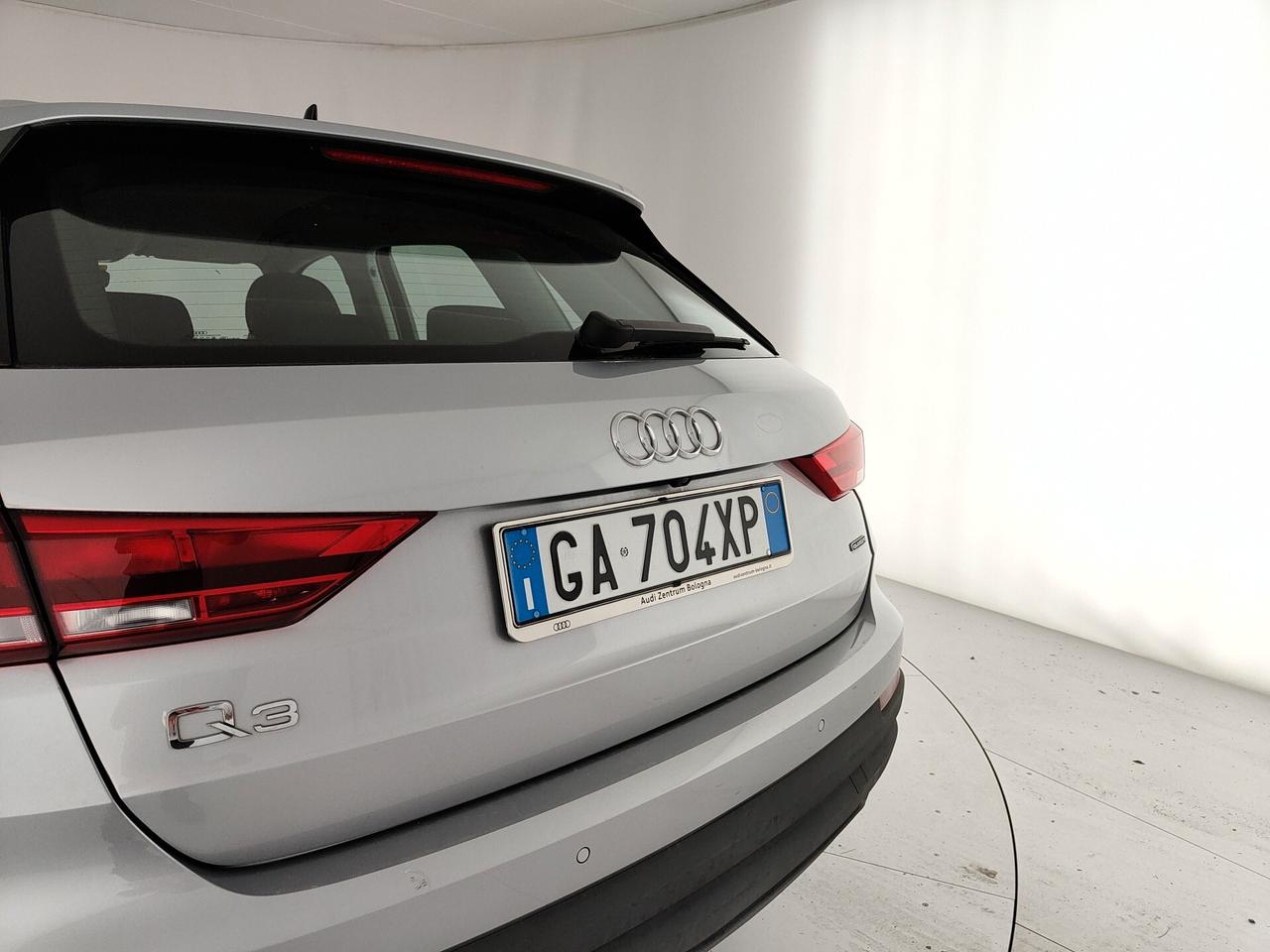 Audi Q3 35 TDI quattro Business