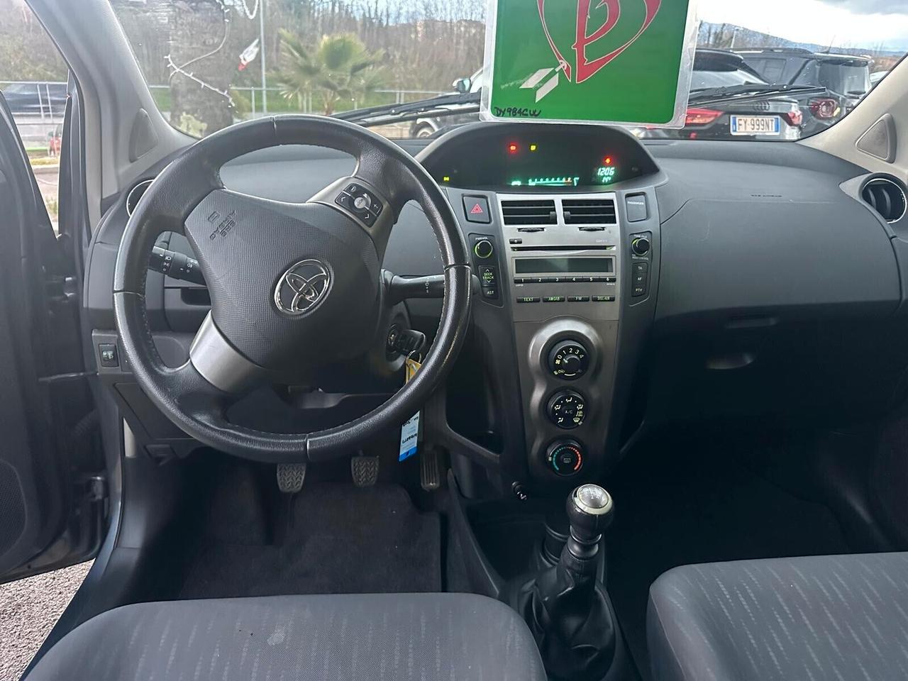 Toyota Yaris 1.3 BENZ 5 porte Sol