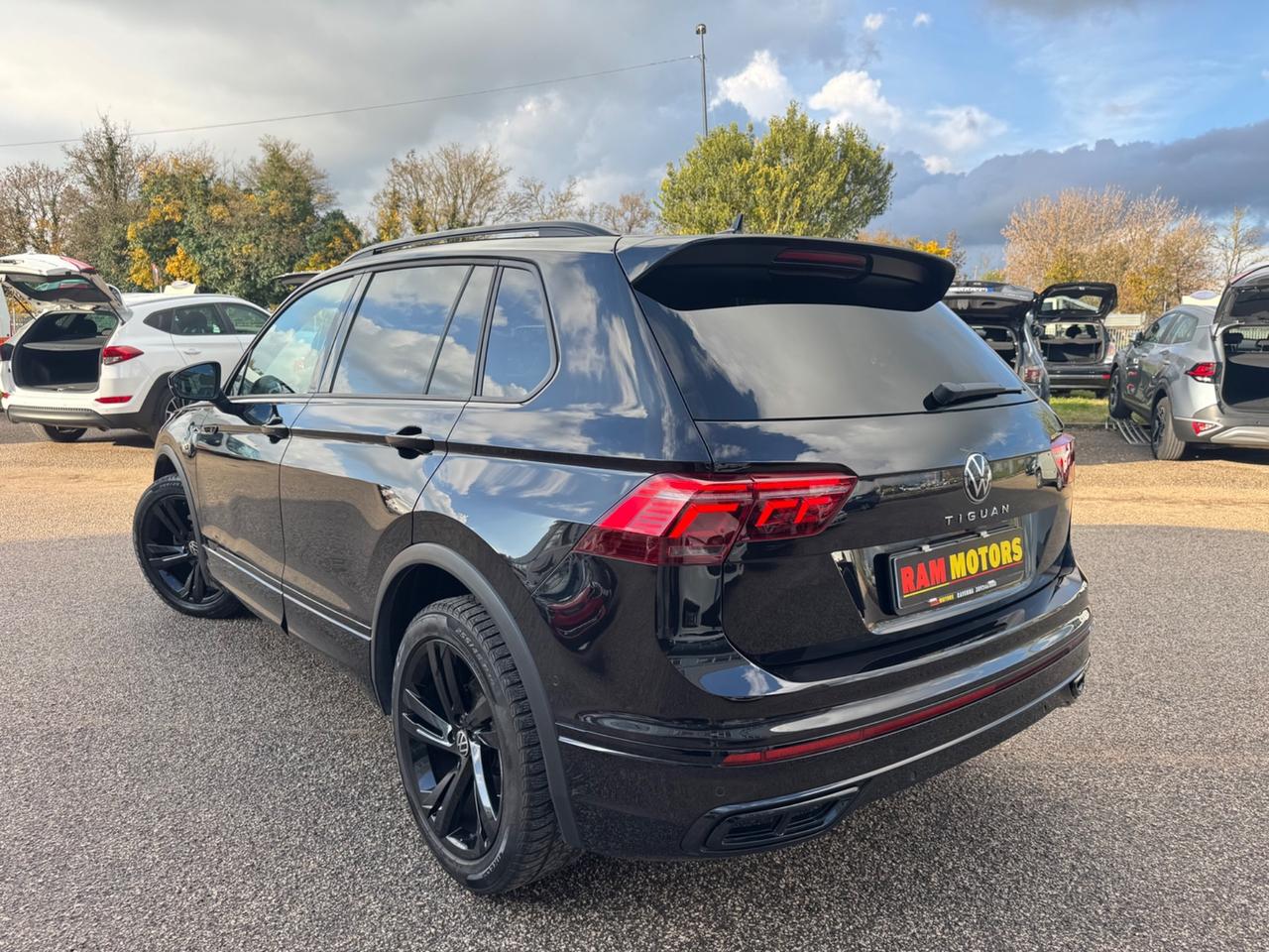 Volkswagen Tiguan 2.0 TDI 150 CV SRC DSG R-Line FULL SERVICE