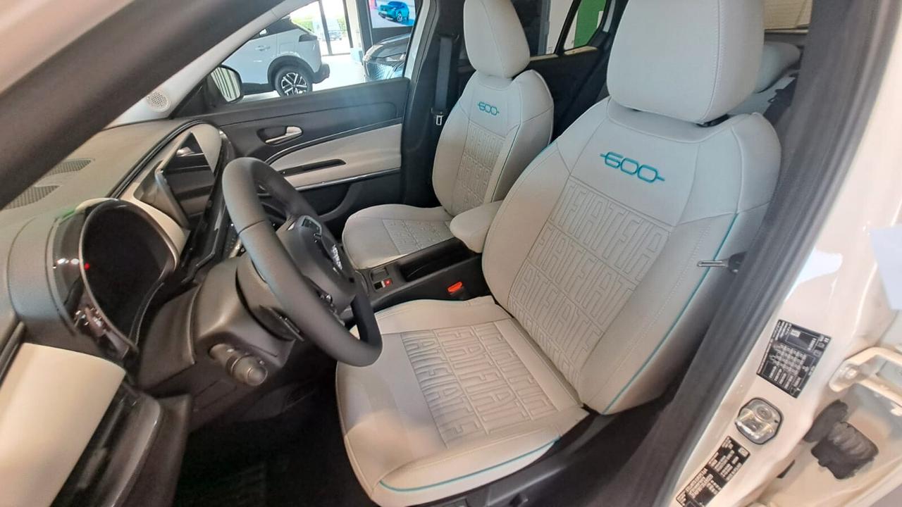 Fiat 600 Hybrid 110 CV DCT MHEV La Prima