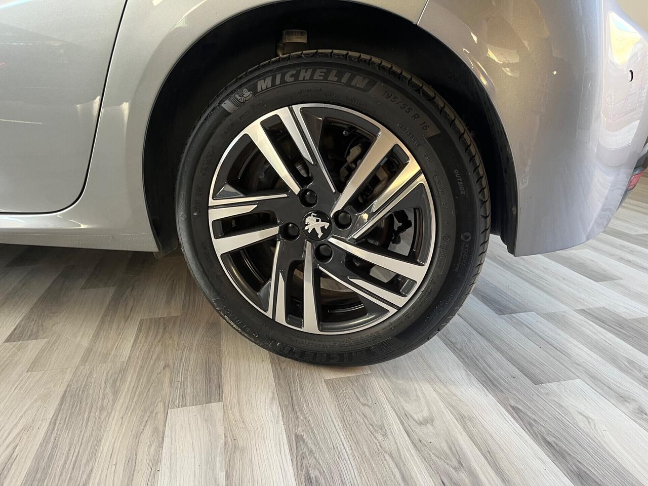 Peugeot 208 PureTech 100 Stop&Start 5 porte Allure