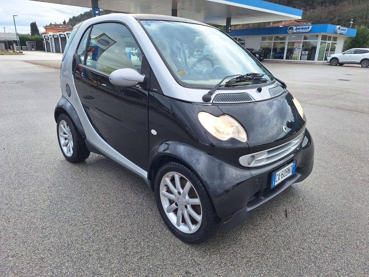 SMART FORTWO AUTOMATICA NEOPATENTATI 700 BENZINA 100.000 KM 2005.