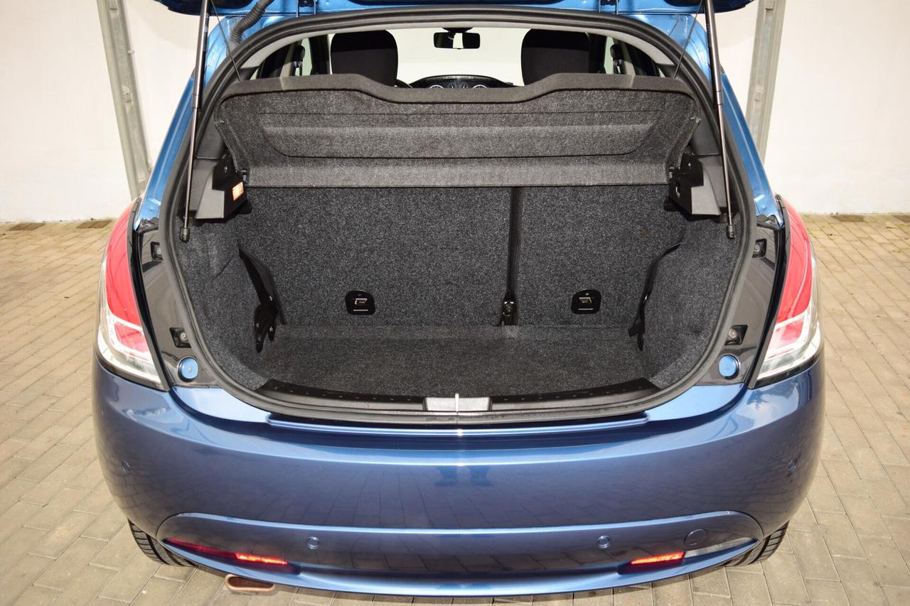 Lancia Ypsilon 1.0 Firefly Hybrid 70 cv Gold