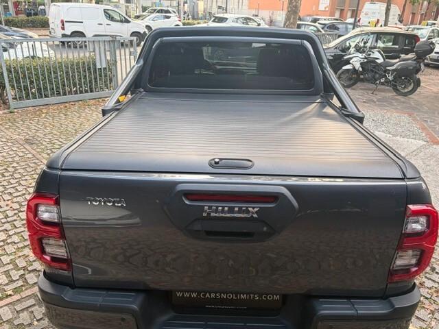 Toyota Hilux 2.4 D-4D A/T 4WD 4 porte Double Cab Invincible
