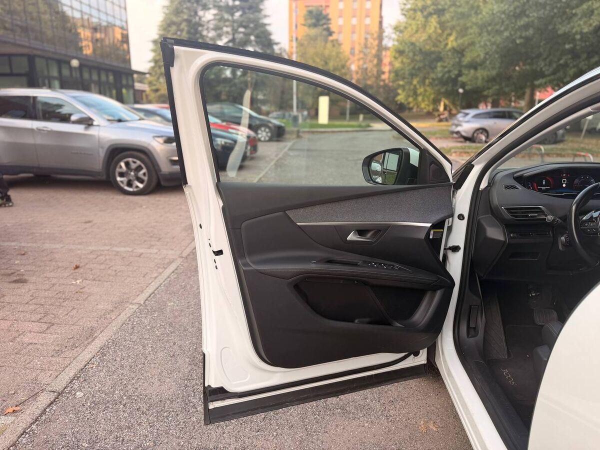 Peugeot 3008 1.5 bluehdi Allure s&s 130cv eat8