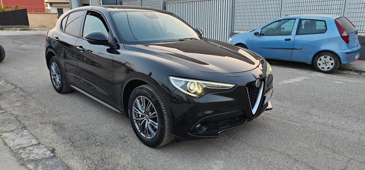Alfa Romeo Stelvio 2.2 Turbodiesel 160 CV AT8 RWD Sport-Tech