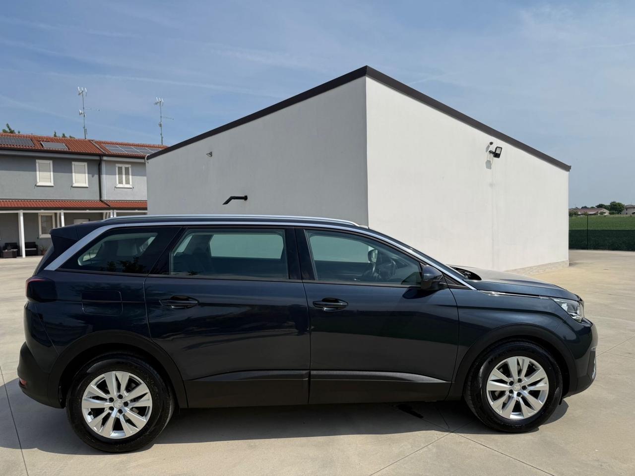 Peugeot 5008 7 POSTI