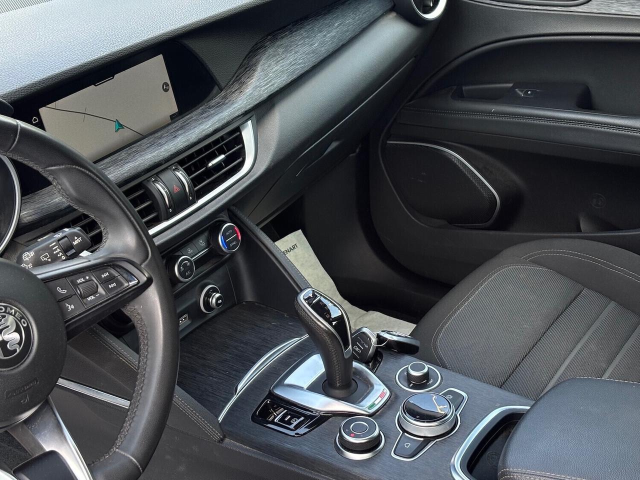 Alfa Romeo Stelvio 2.2 Turbodiesel 160 CV AT8 RWD