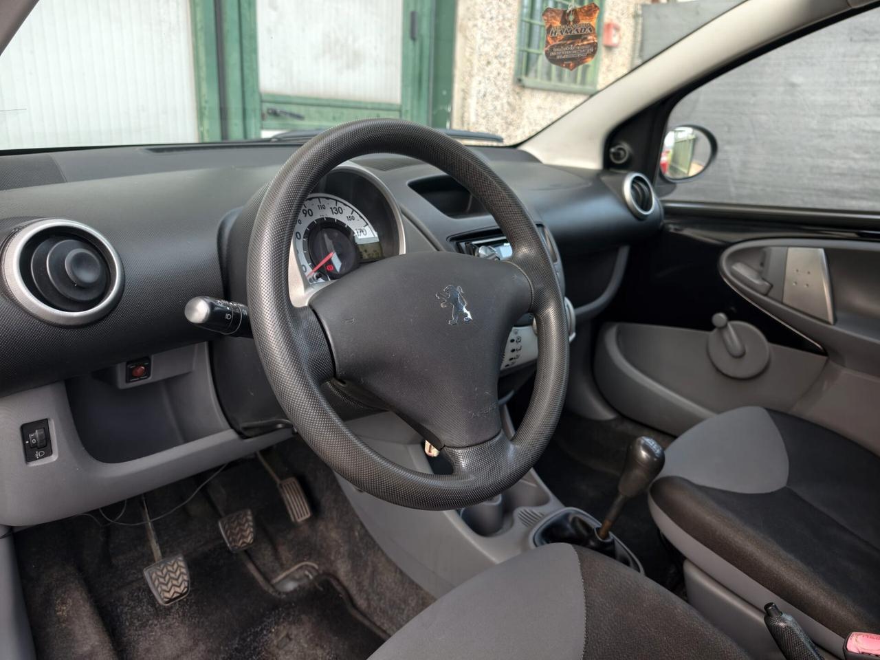 Peugeot 107 1.0 5 PORTE UNICO PROPRIETARIO NEOPATENTATI 2010