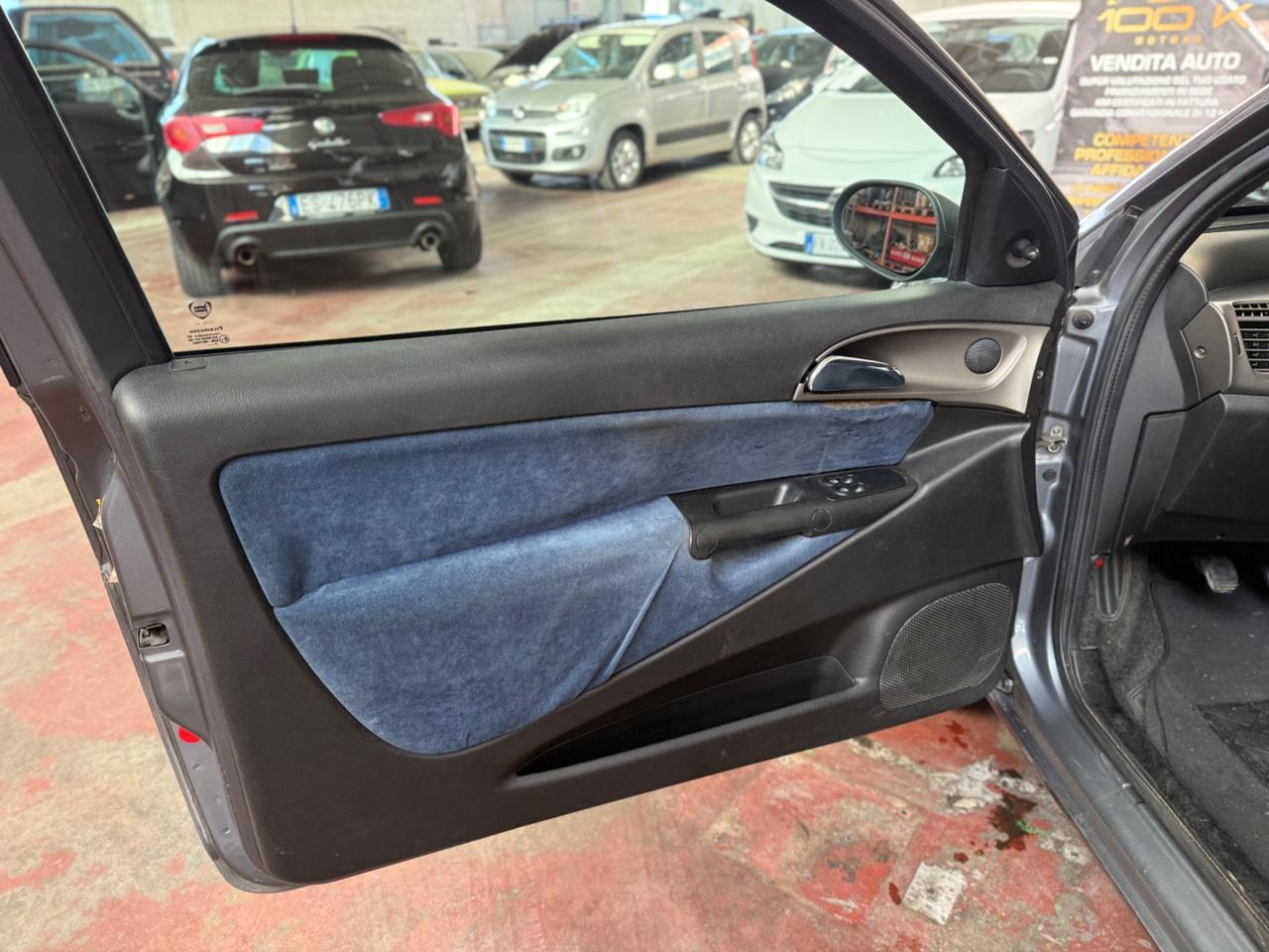 Lancia Ypsilon 1.2 16V Platino