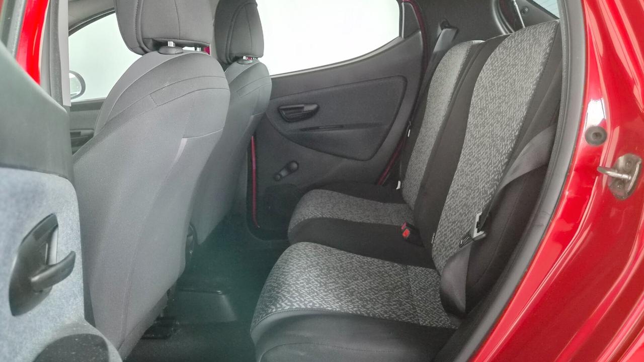 Ypsilon 1.2 69 CV 5 porte Elefantino Blu (NEOPATENTATI)