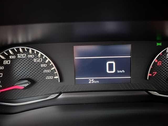 Peugeot 2008 PureTech 100 S&S Active ** KM Ø **