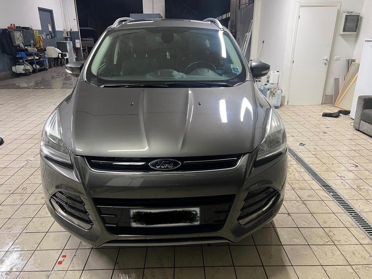 Ford Kuga 2.0 TDCI 140 CV 4WD Powershift Titanium