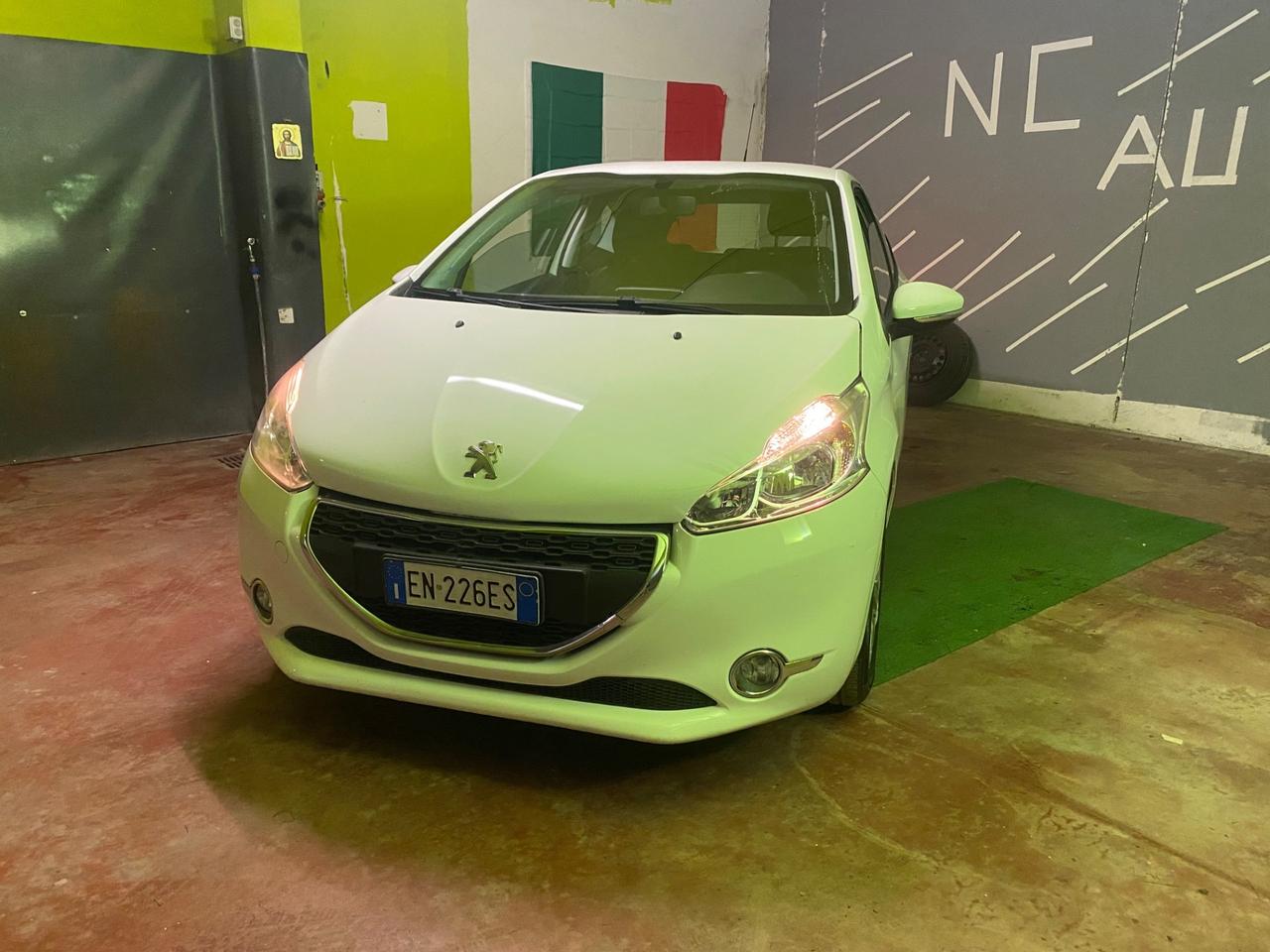Peugeot 208 1.4 HDi 68 CV 3 porte Allure
